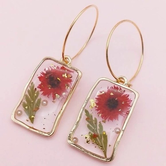 🌺 Lovely Faux Pearl Gold Leaf Pressed Floral Flower Rectangular Hoops 🌺 - Picture 3 of 3